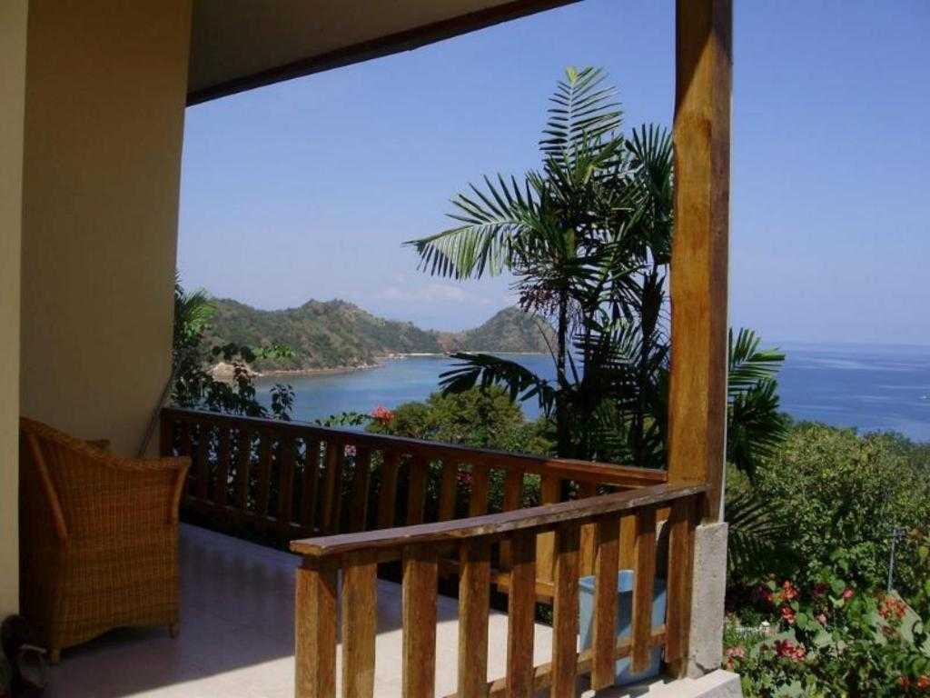 Golo Hilltop Hotel: Pemandangan Indah dari Golo Hilltop Hotel 