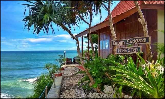Hotel di Pinggir Danau Singkarak: Pengalaman Menginap yang Memesona di Pinggir Danau Singkarak 
