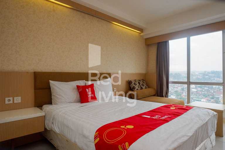 RedLiving Apartemen Star Semarang - Sky Tower Lantai 22: Pemandangan Spektakuler di Tengah Kota Semarang 