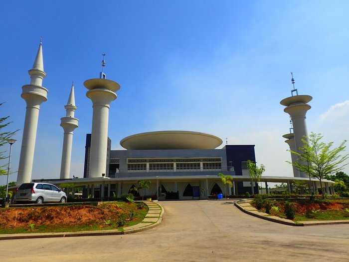 Ashofa Hotel Syariah Tanjung: Pengalaman Menginap yang Islami dan Nyaman di Tanjung 